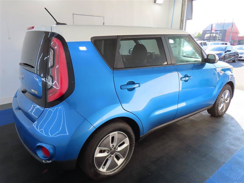Used 2017 Kia Soul EV FWD image 16