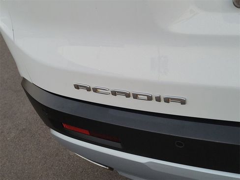 Used 2023 GMC Acadia SLE image 20
