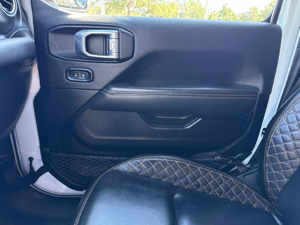 Used 2021 Jeep Wrangler Unlimited Sahara AWD/4WD image 28