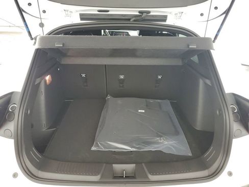 New 2026 Chevrolet Trax RS w/ Sunroof Package image 31