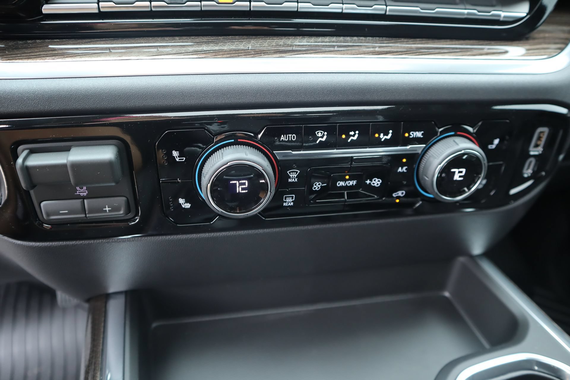 New 2026 Chevrolet Silverado 1500 RST w/ Convenience Package II AWD/4WD image 14
