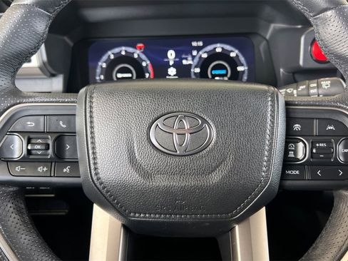 Certified 2025 Toyota 4Runner TRD Off-Road Premium image 25