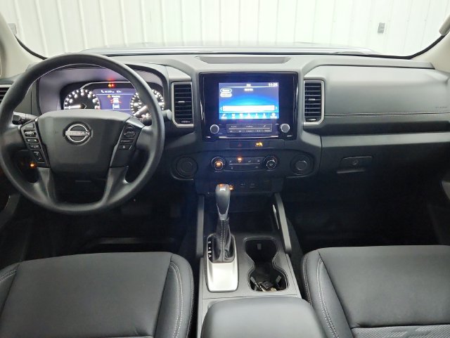 Used 2022 Nissan Frontier SV w/ Technology Package RWD image 24