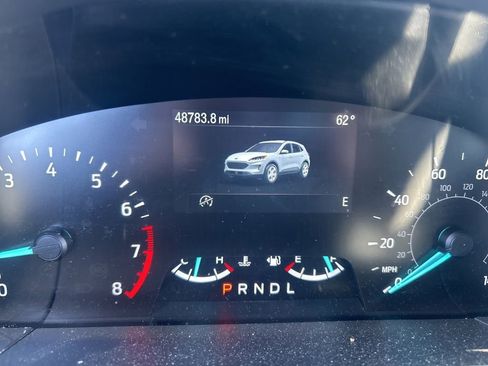Used 2020 Ford Escape SE image 2