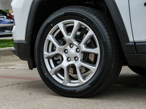 Used 2023 Jeep Compass Latitude AWD/4WD image 69