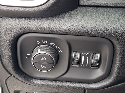 Used 2021 RAM 1500 Laramie image 25