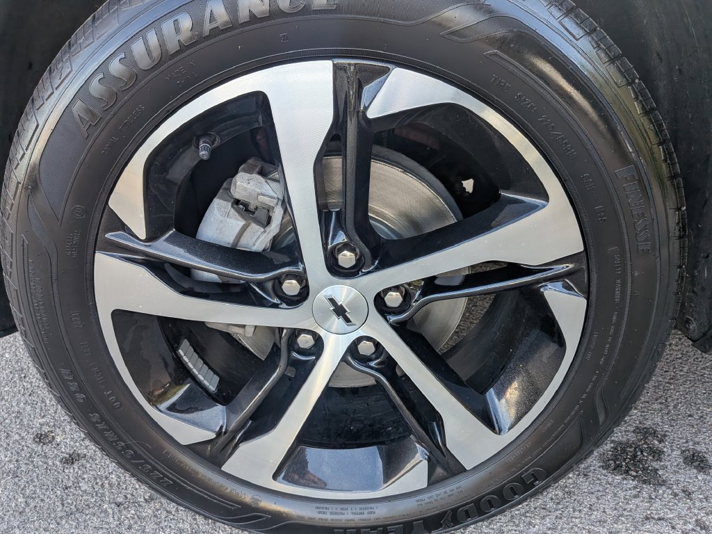 Used 2024 Chevrolet Trax RS w/ Driver Confidence Package FWD image 37
