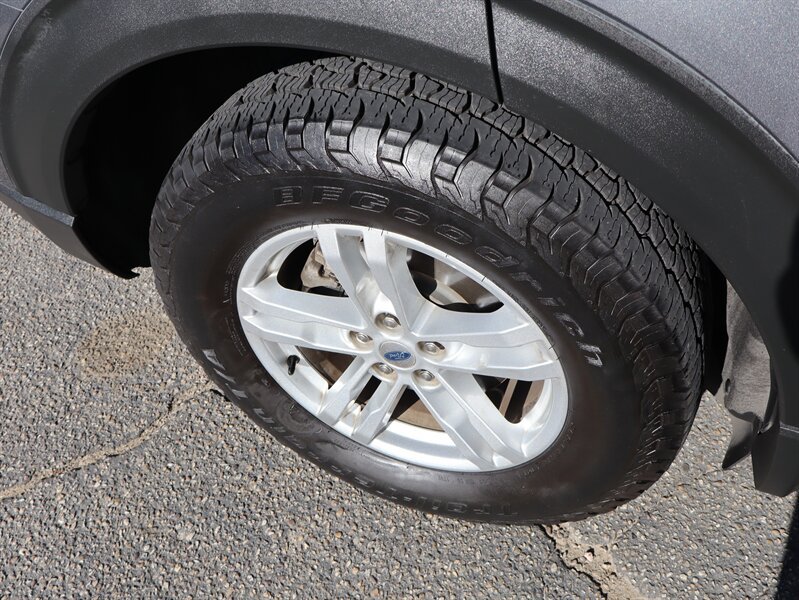Used 2021 Ford Explorer XLT AWD/4WD image 15