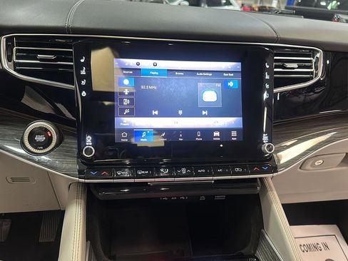 Certified 2022 Jeep Wagoneer Series III w/ Premium Group I AWD/4WD image 19