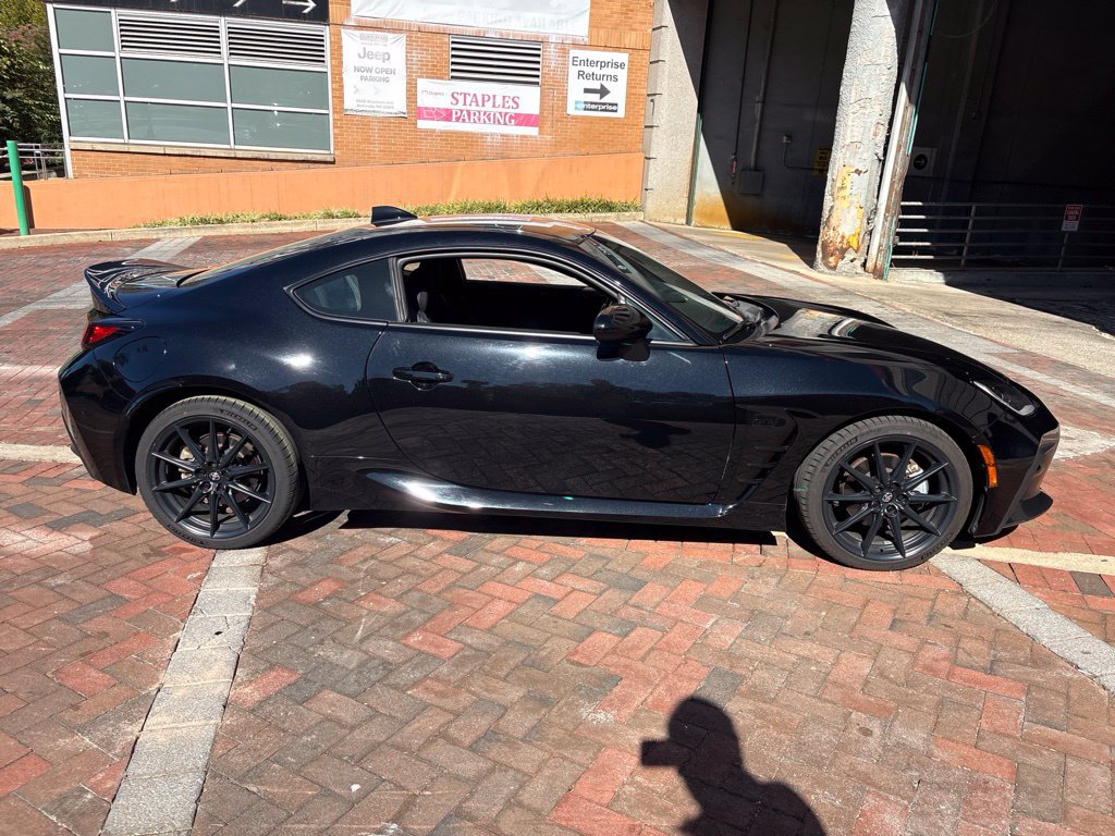Used 2022 Toyota GR86 Premium w/ ALL Weather Mat Package (TMS) RWD image 2