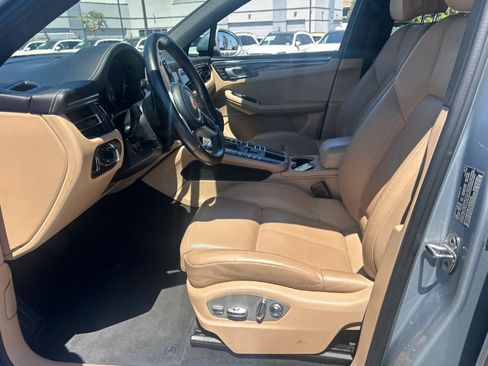 Used 2020 Porsche Macan S AWD/4WD image 7