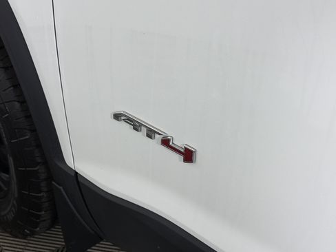 Used 2023 GMC Acadia AT4 AWD/4WD image 19