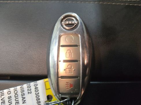 Used 2022 Nissan Rogue SV AWD/4WD image 32