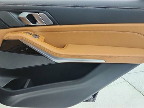 Used 2025 BMW X7 xDrive40i w/ Executive Package image 28