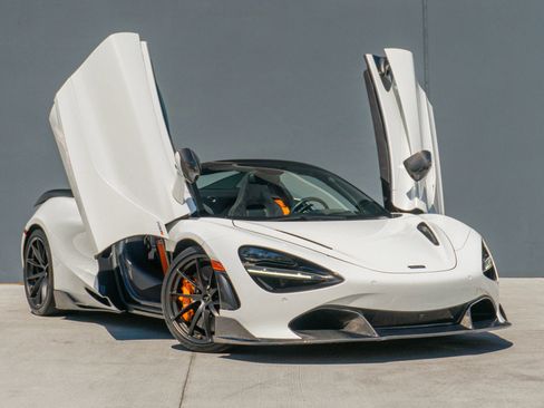 Used 2021 McLaren 720S Spider image 14