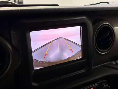 Used 2018 Jeep Wrangler Unlimited Sport S AWD/4WD image 18