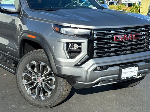 Used 2026 GMC Canyon Denali AWD/4WD image 3