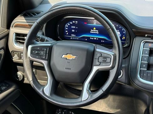 Used 2022 Chevrolet Suburban Premier RWD image 28