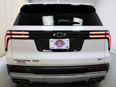 Used 2024 Chevrolet Traverse Z71 w/ Enhanced Driving Package AWD/4WD image 17