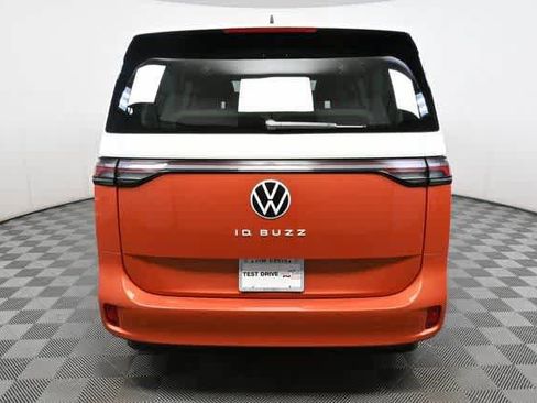 New 2025 Volkswagen ID. Buzz Pro S Plus image 27
