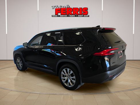 Used 2024 Toyota Grand Highlander AWD Hybrid image 3