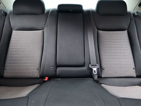 Used 2018 Chrysler 300 Touring image 16