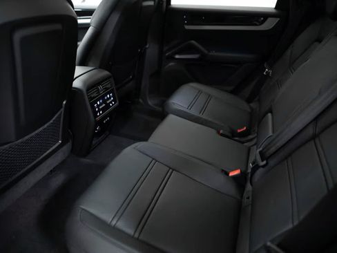 Certified 2026 Porsche Cayenne S AWD/4WD image 35