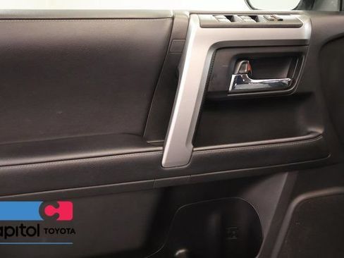 Used 2024 Toyota 4Runner SR5 AWD/4WD image 9