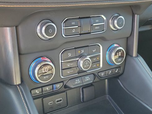 Used 2023 GMC Yukon AT4 w/ AT4 Premium Plus Package AWD/4WD image 30
