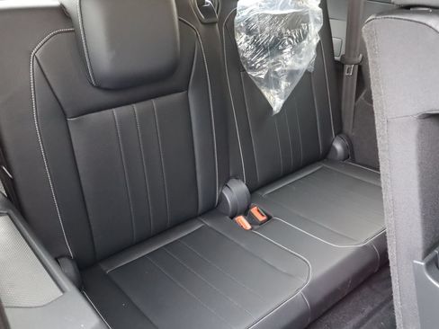 Used 2024 Volkswagen Tiguan SE R-Line w/ MDO Package, Three-Row FWD image 20