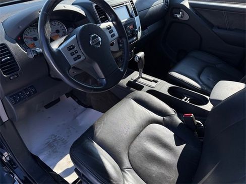 Used 2015 Nissan Frontier PRO-4X w/ Pro-4x Luxury Package image 9