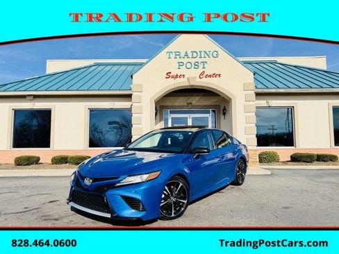 Used 2019 Toyota Camry XSE image 1