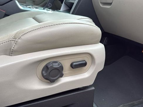 Used 2015 Ford Explorer XLT w/ Equipment Group 202B image 25