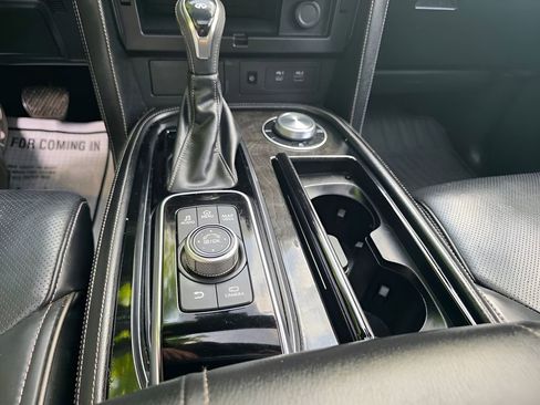 Used 2023 INFINITI QX80 Sensory w/ All-Season Package AWD/4WD image 32