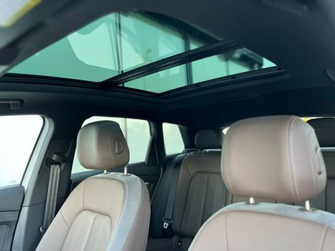 Used 2024 Audi Q4 e-tron Premium image 29