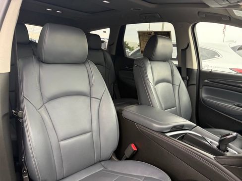 Used 2021 Buick Enclave Essence w/ Sound and Sites Package AWD/4WD image 19