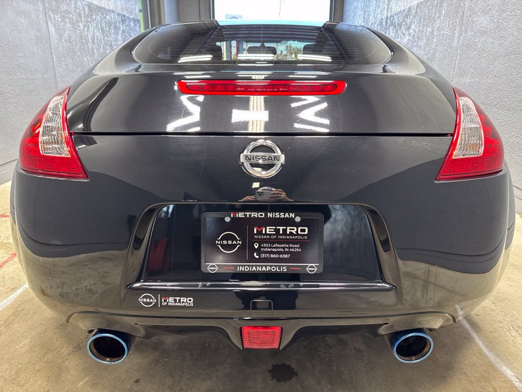 Used 2018 Nissan 370Z Coupe RWD image 16