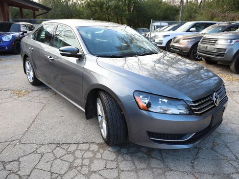 Used 2014 Volkswagen Passat 1.8T SE image 4