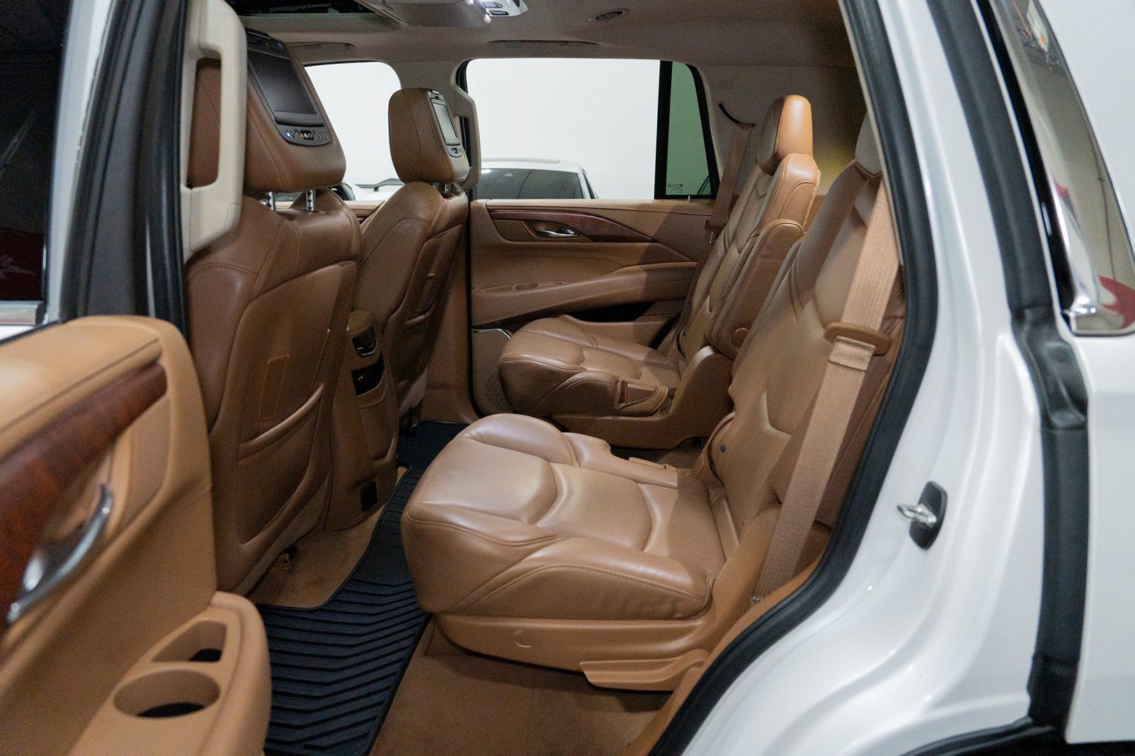 Used 2016 Cadillac Escalade Platinum AWD/4WD image 24