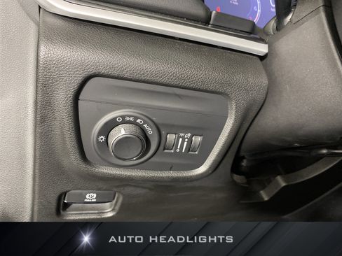 Used 2023 Jeep Grand Cherokee Altitude image 25