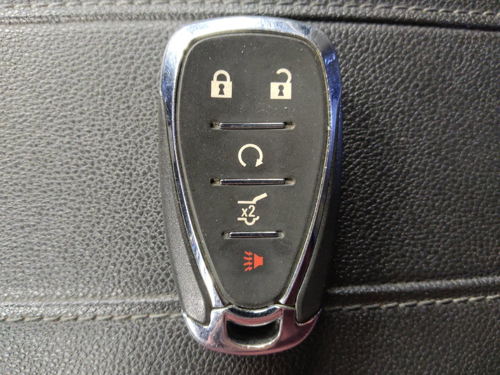 Used 2023 Chevrolet Traverse LT FWD image 32