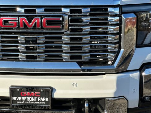 Used 2024 GMC Sierra 3500 Denali w/ Denali Reserve Package image 50