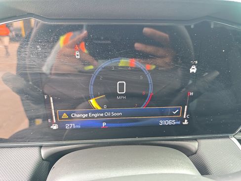 Used 2025 Chevrolet TrailBlazer LS FWD image 2