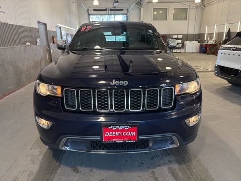 Used 2017 Jeep Grand Cherokee Limited image 9
