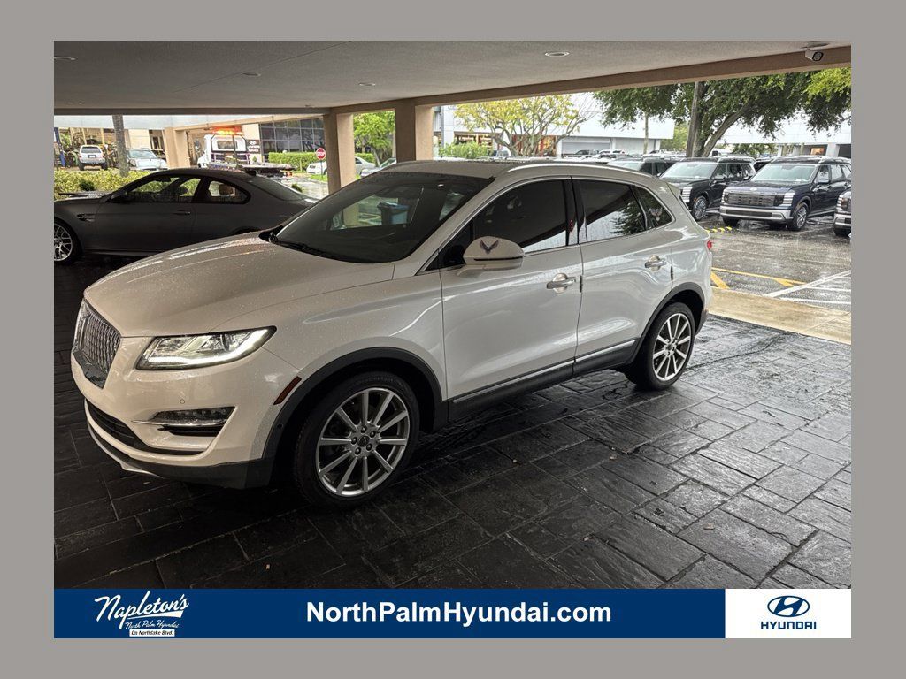 Used 2019 Lincoln MKC Reserve w/ MKC Technology Package FWD image 1