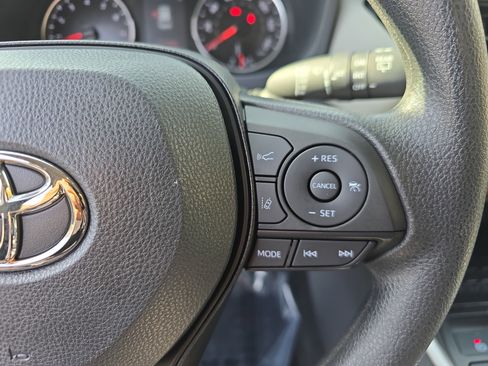 Certified 2022 Toyota RAV4 XLE image 17