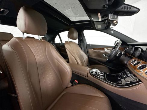 Used 2017 Mercedes-Benz E 300 4MATIC image 62