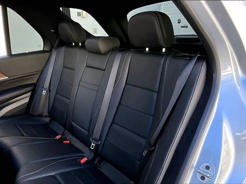 Used 2025 Mercedes-Benz GLE 350 4MATIC image 19