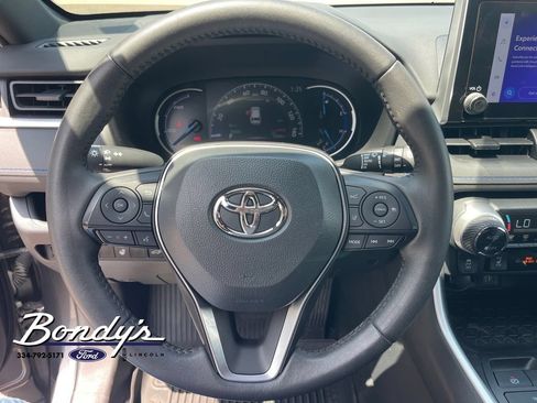 Used 2024 Toyota RAV4 SE w/ Convenience Package AWD/4WD image 7