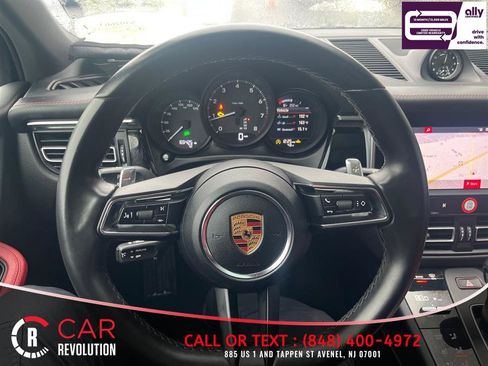 Used 2022 Porsche Macan w/ Premium Package Plus AWD/4WD image 23
